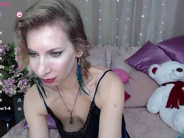 KirstenDesire webcam