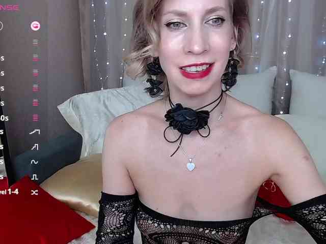 KirstenDesire webcam