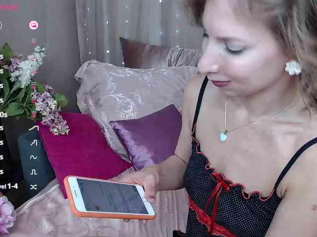 KirstenDesire webcam