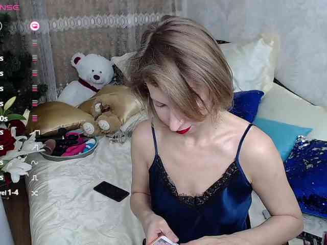 KirstenDesire webcam