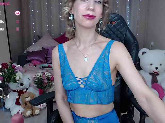 KirstenDesire webcam