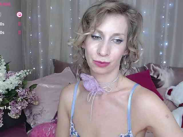 KirstenDesire webcam