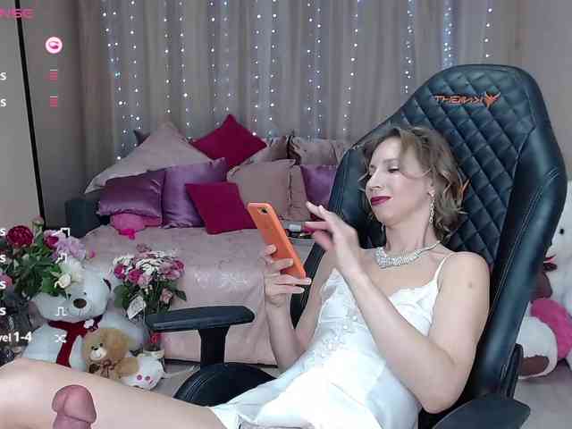 KirstenDesire webcam