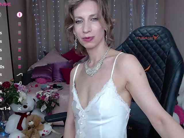 KirstenDesire webcam
