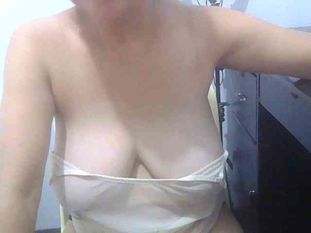 melon2love4u webcam