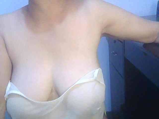 melon2love4u webcam