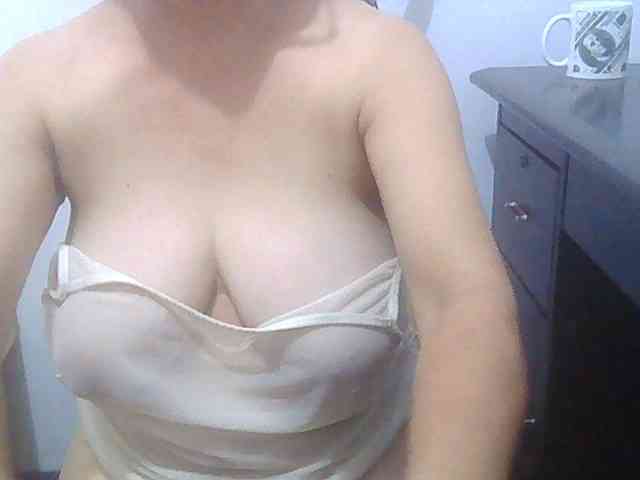 melon2love4u webcam
