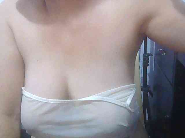 melon2love4u webcam