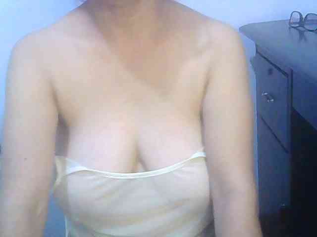 melon2love4u webcam