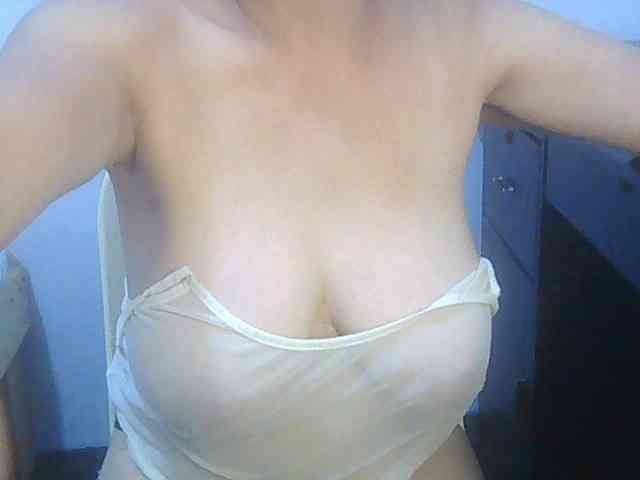 melon2love4u webcam