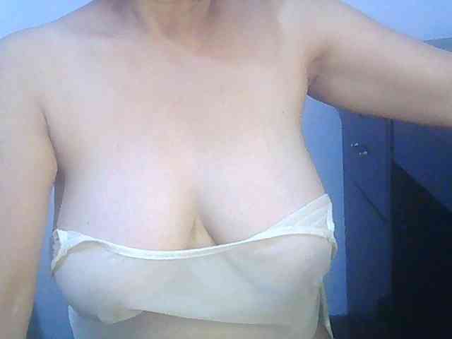 melon2love4u webcam