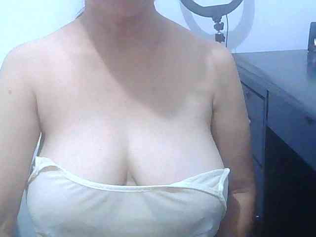 melon2love4u webcam