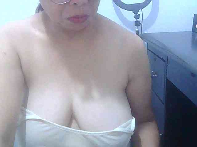 melon2love4u webcam