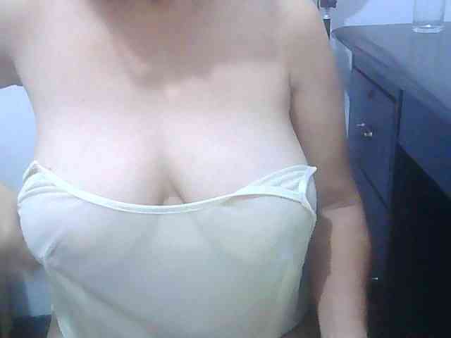 melon2love4u webcam