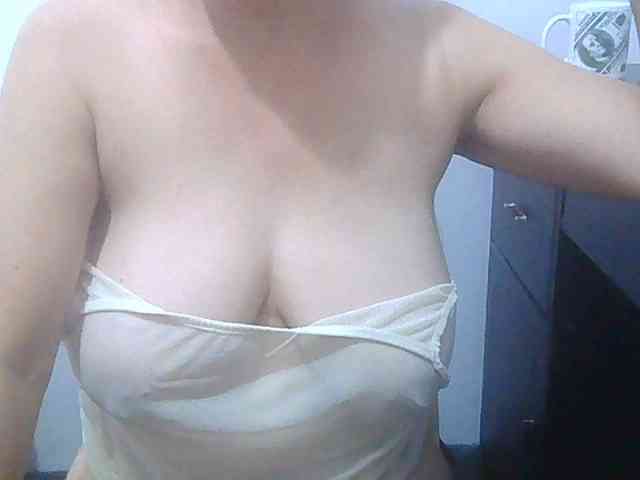 melon2love4u webcam