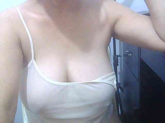melon2love4u webcam