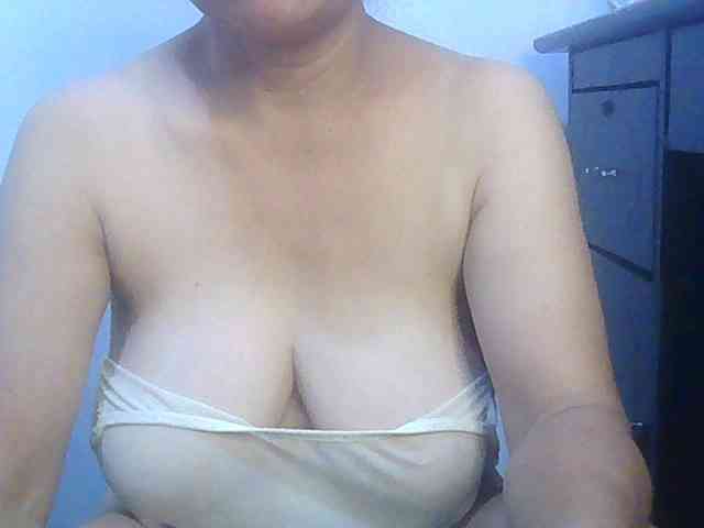 melon2love4u webcam
