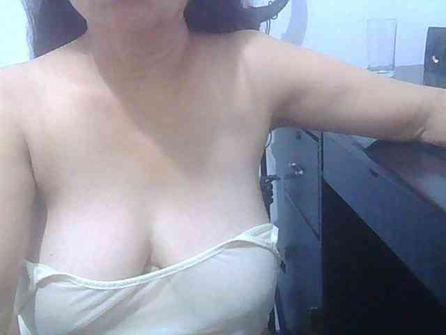 melon2love4u webcam