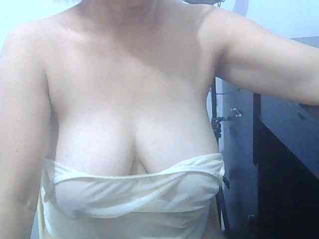 melon2love4u webcam