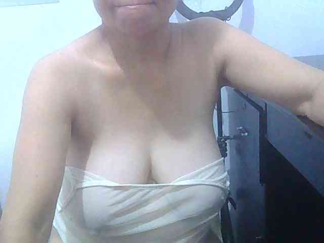 melon2love4u webcam