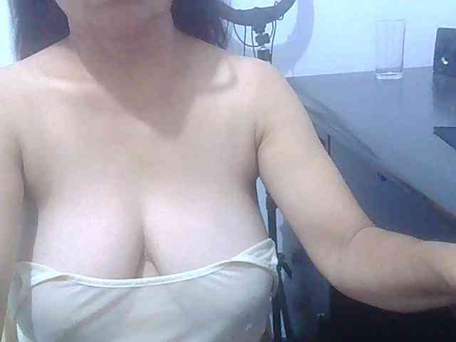 melon2love4u webcam