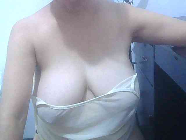 melon2love4u webcam