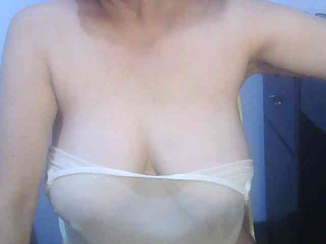 melon2love4u webcam