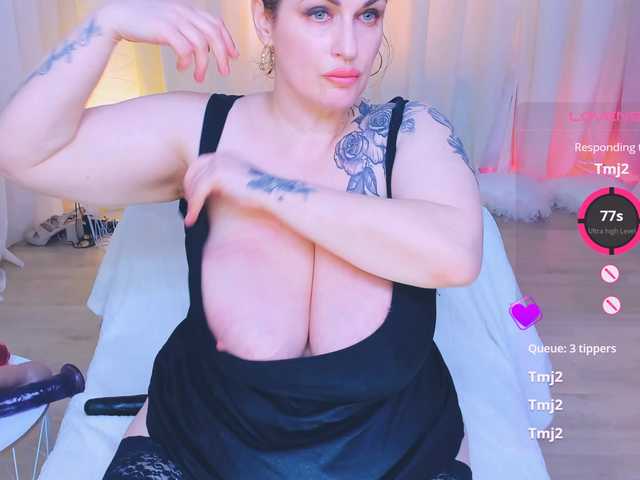 CharlinneSi's BongaCams show and profile