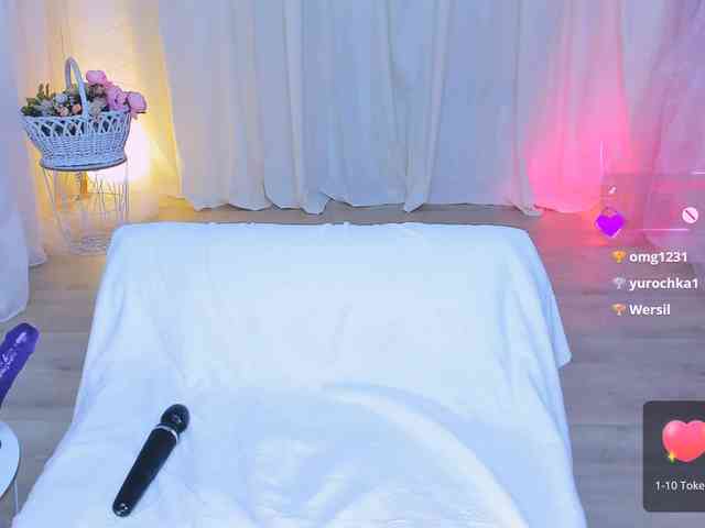 CharlinneSi Live Webcam on BongaCams