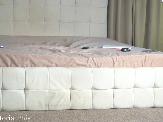 Vikki100500's BongaCams show and profile