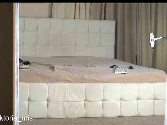 Vikki100500 Live Webcam on BongaCams