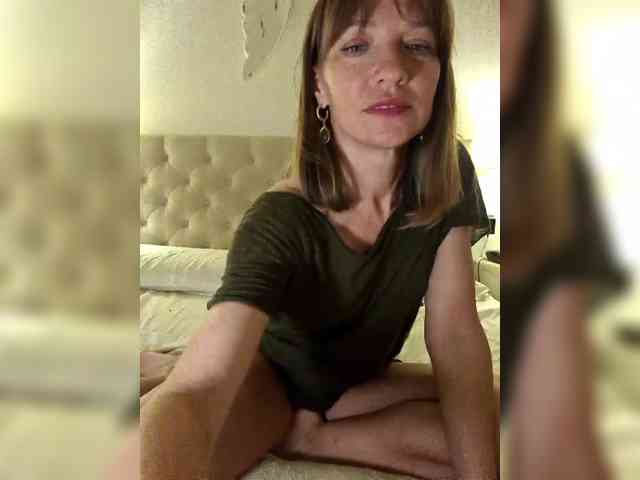 Perri-Shy Live Webcam on BongaCams