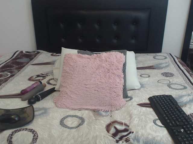 katiehotx's BongaCams show and profile