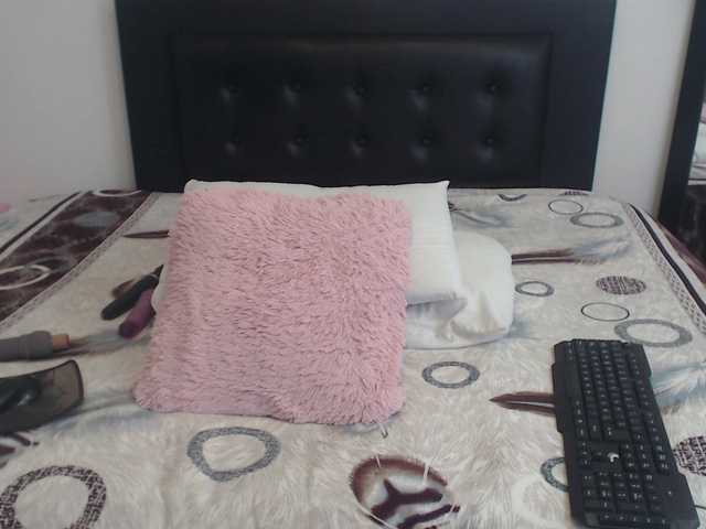 katiehotx's BongaCams show and profile