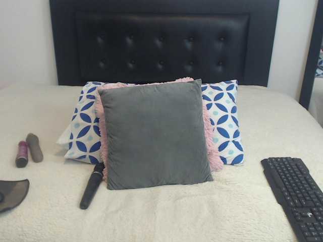 katiehotx's BongaCams show and profile