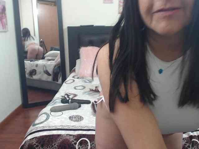 katiehotx webcam