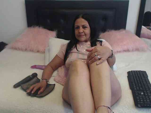 katiehotx webcam