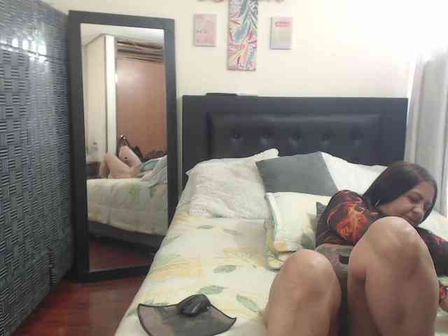 katiehotx webcam