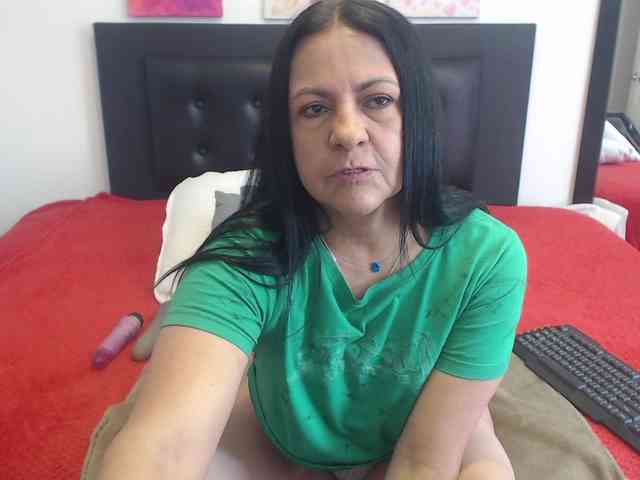 katiehotx webcam