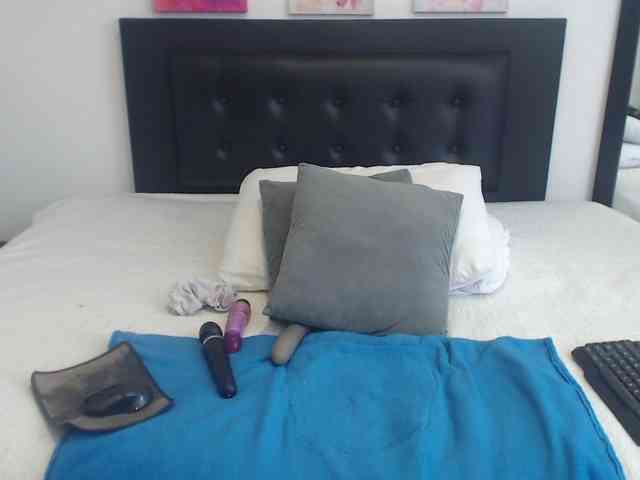 katiehotx webcam
