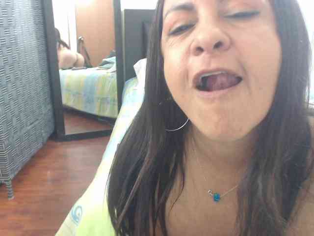 katiehotx webcam