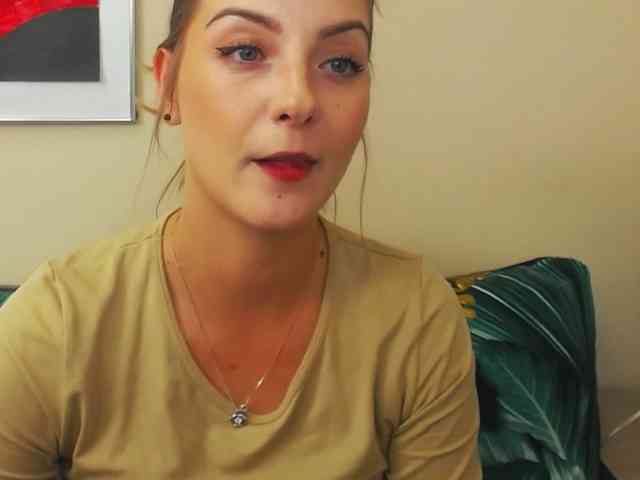 NatalieKiss webcam