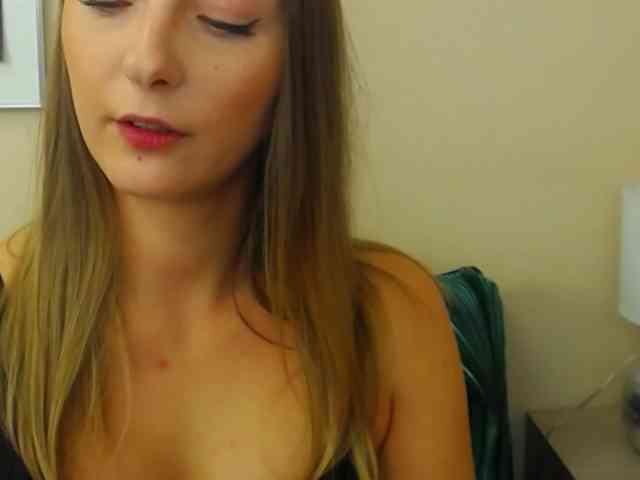NatalieKiss webcam