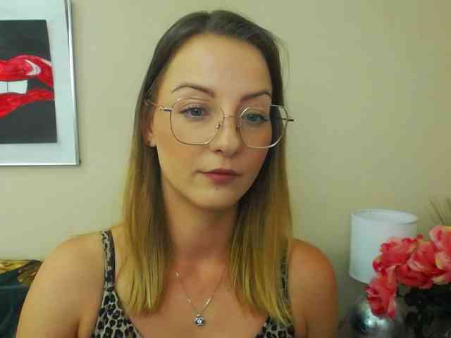 NatalieKiss webcam