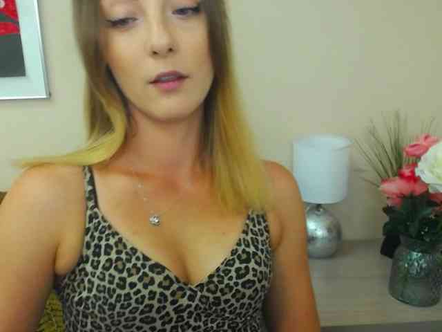 NatalieKiss webcam