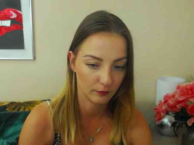 NatalieKiss webcam
