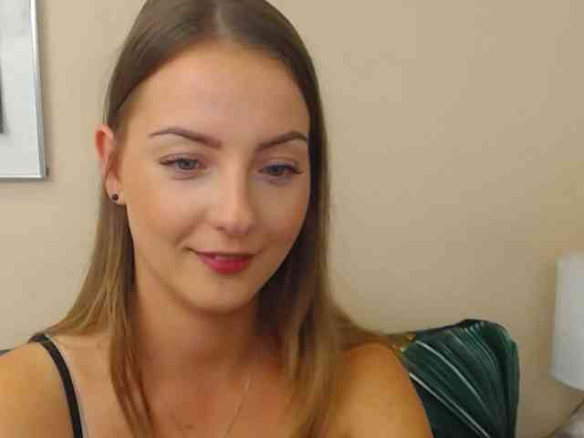 NatalieKiss webcam