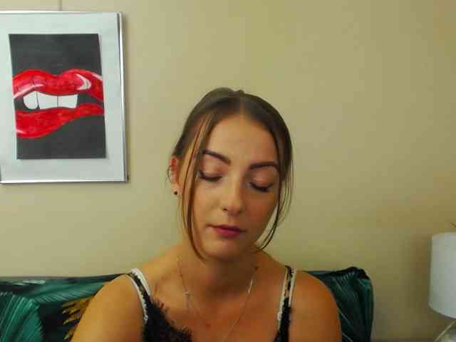 NatalieKiss webcam