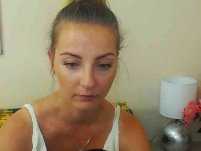 NatalieKiss webcam