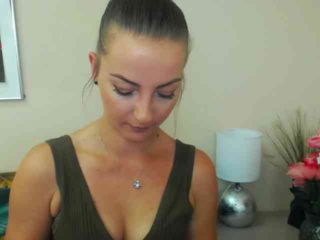 NatalieKiss webcam